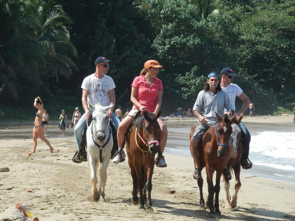 Puerto Viejo de Talamanca海上阳光旅馆别墅 外观 照片